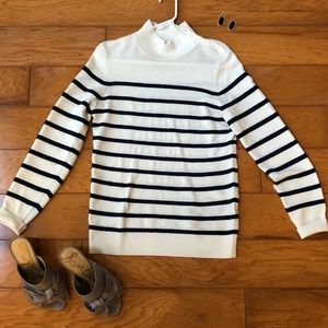 Banana Republic Navy Striped Sweater size Small